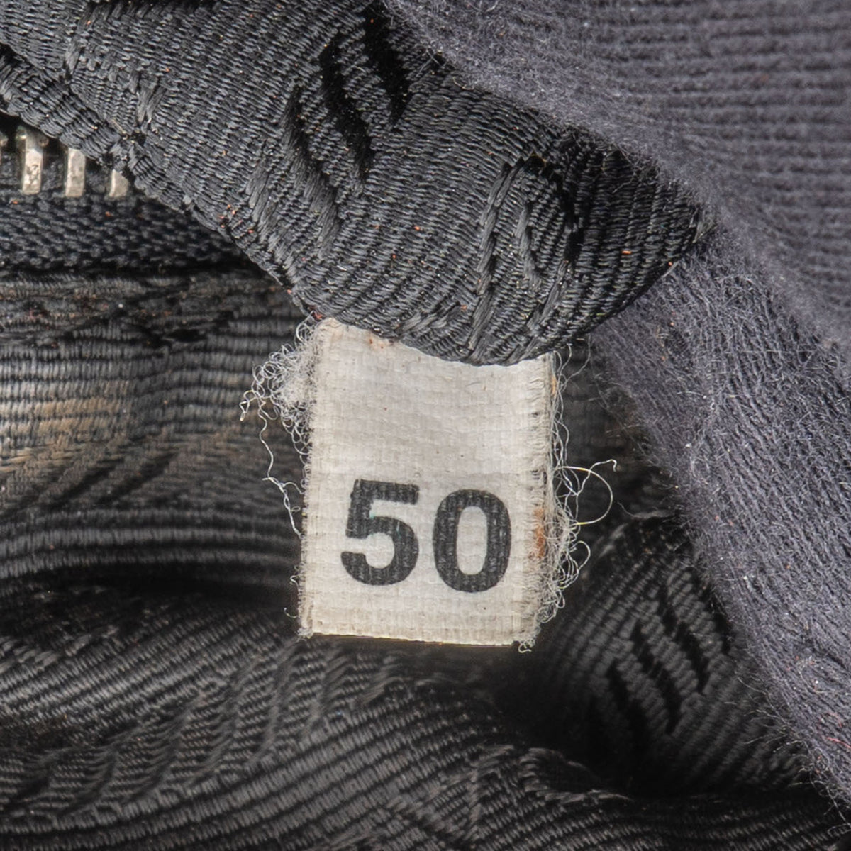 Prada Triangle aus schwarzem Nylon – Ansicht 11