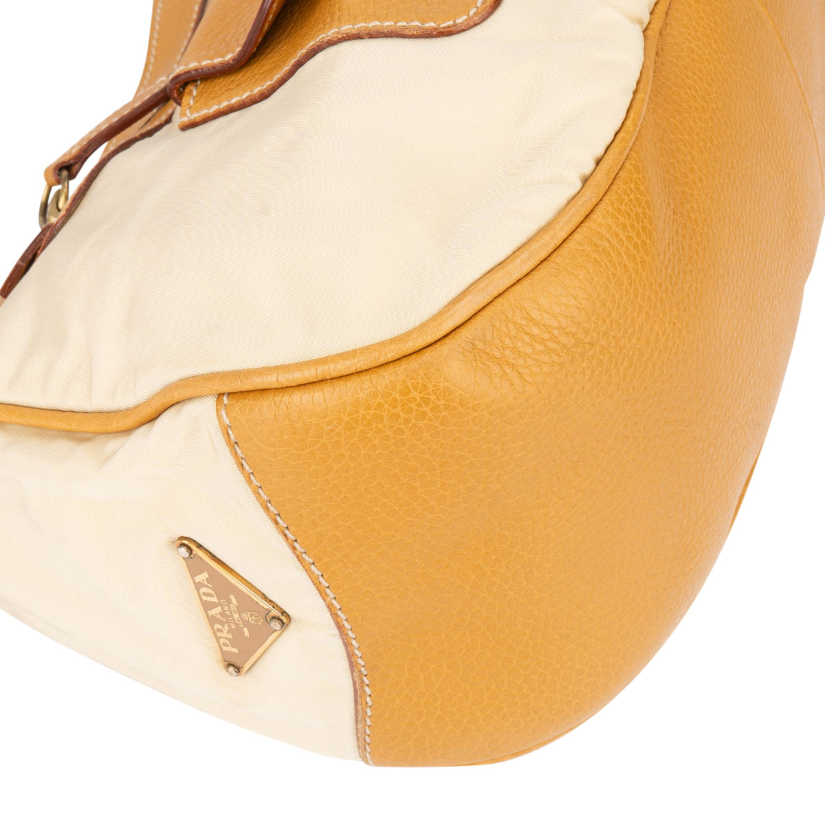 Prada Triangle Hobo aus Nylon – Ansicht 7