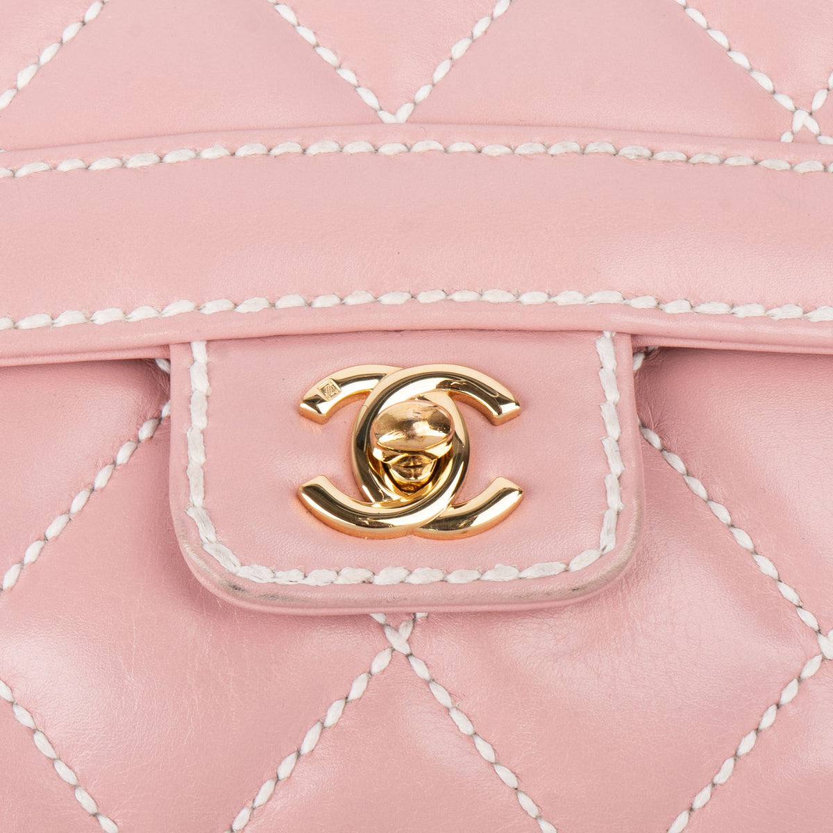 Chanel Quilted Lambskin 24K Gold Single Flap Rabat Handbag