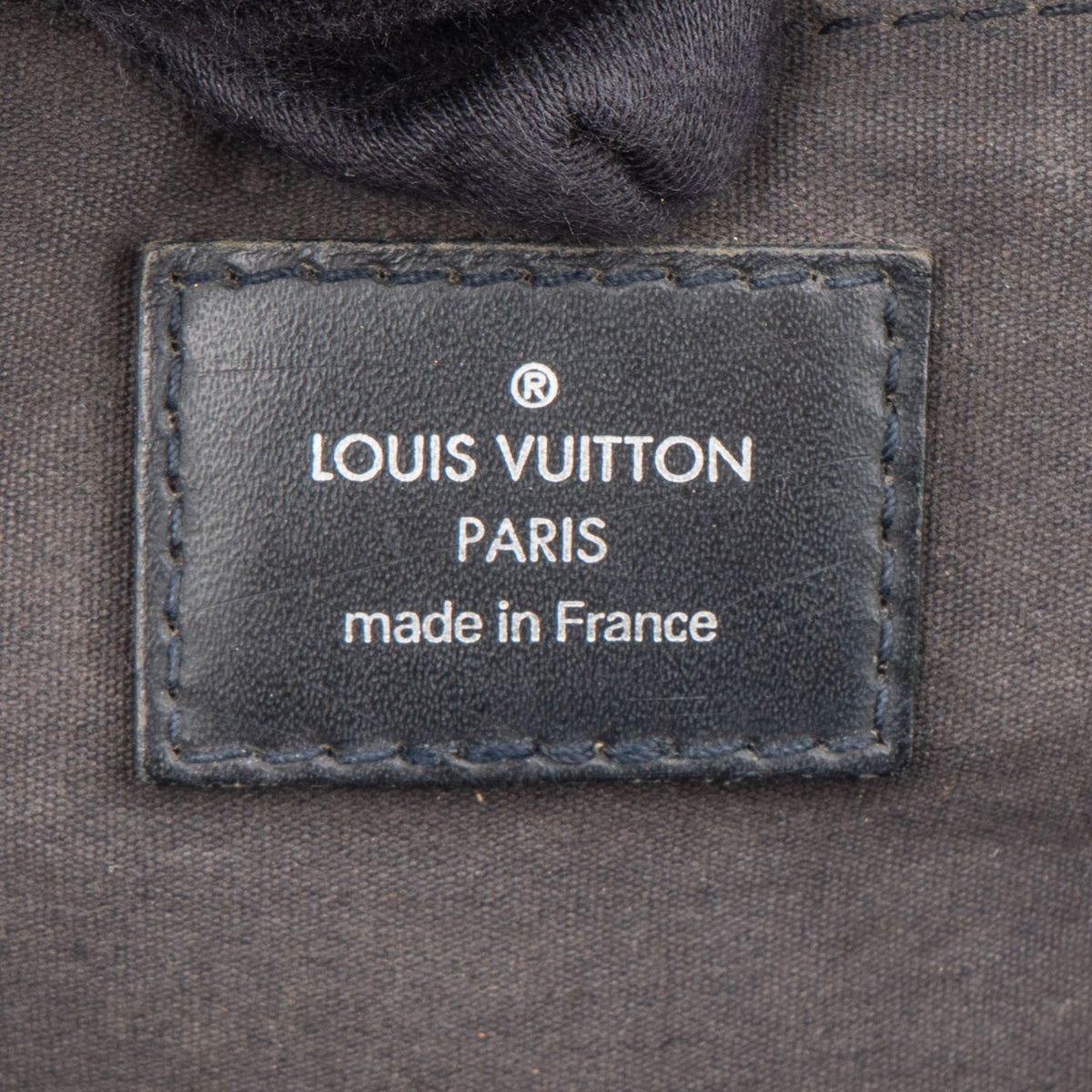 Louis Vuitton Vivienne Long MM aus schwarzem Epi-Leder – Ansicht 9