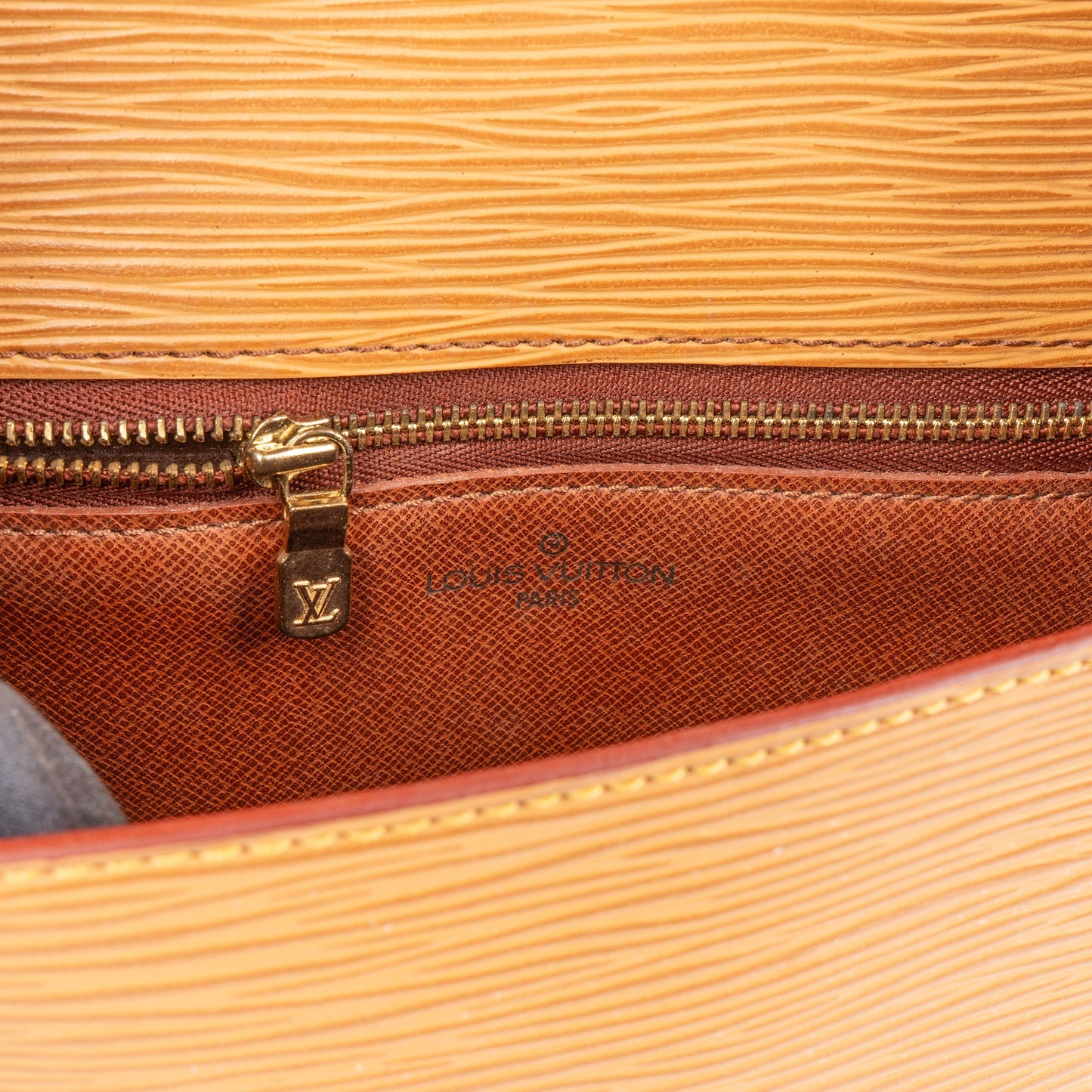 Louis Vuitton Epi Leather Saint Cloud GM Shoulder Bag