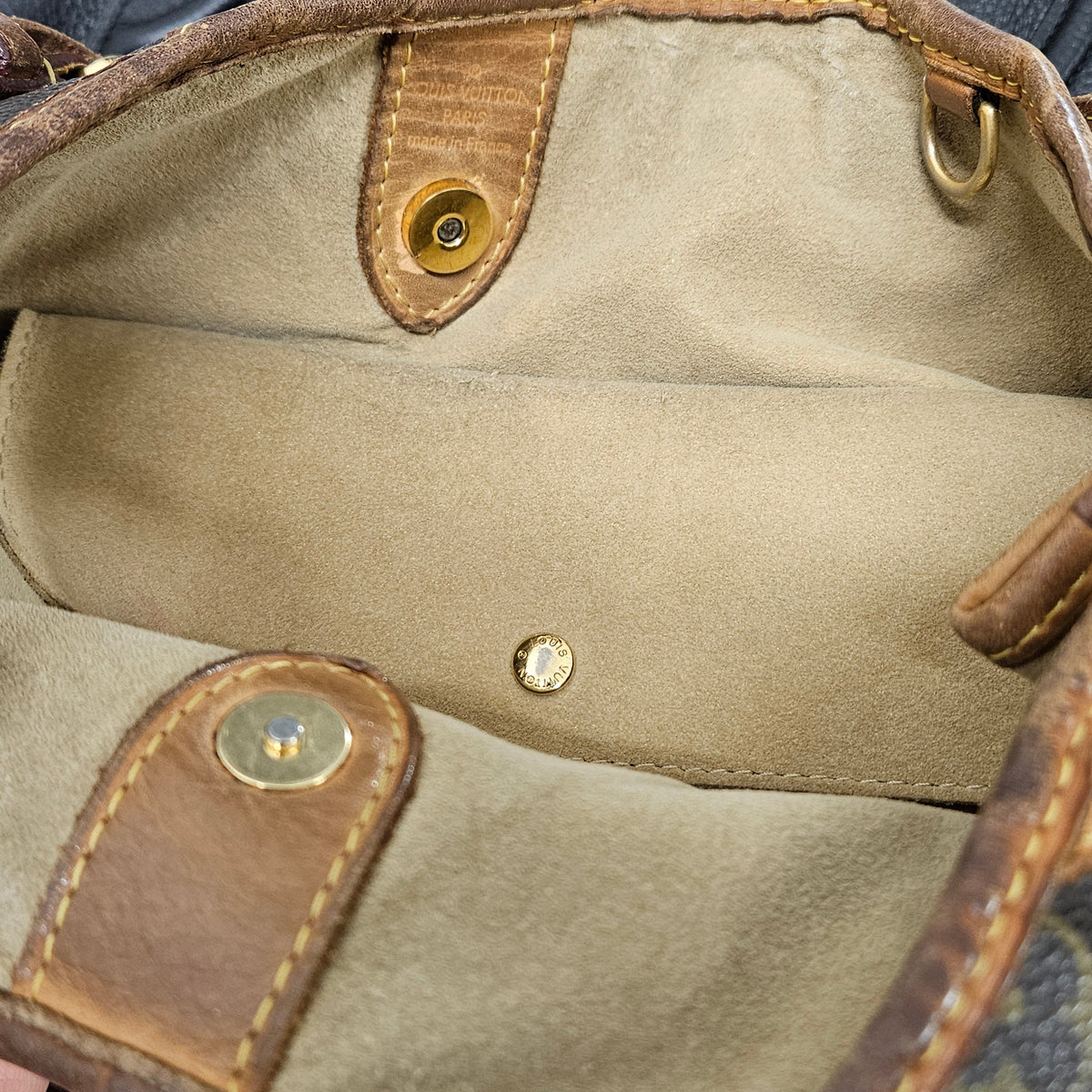 Louis Vuitton Galliera PM aus Monogram Canvas – Ansicht 9