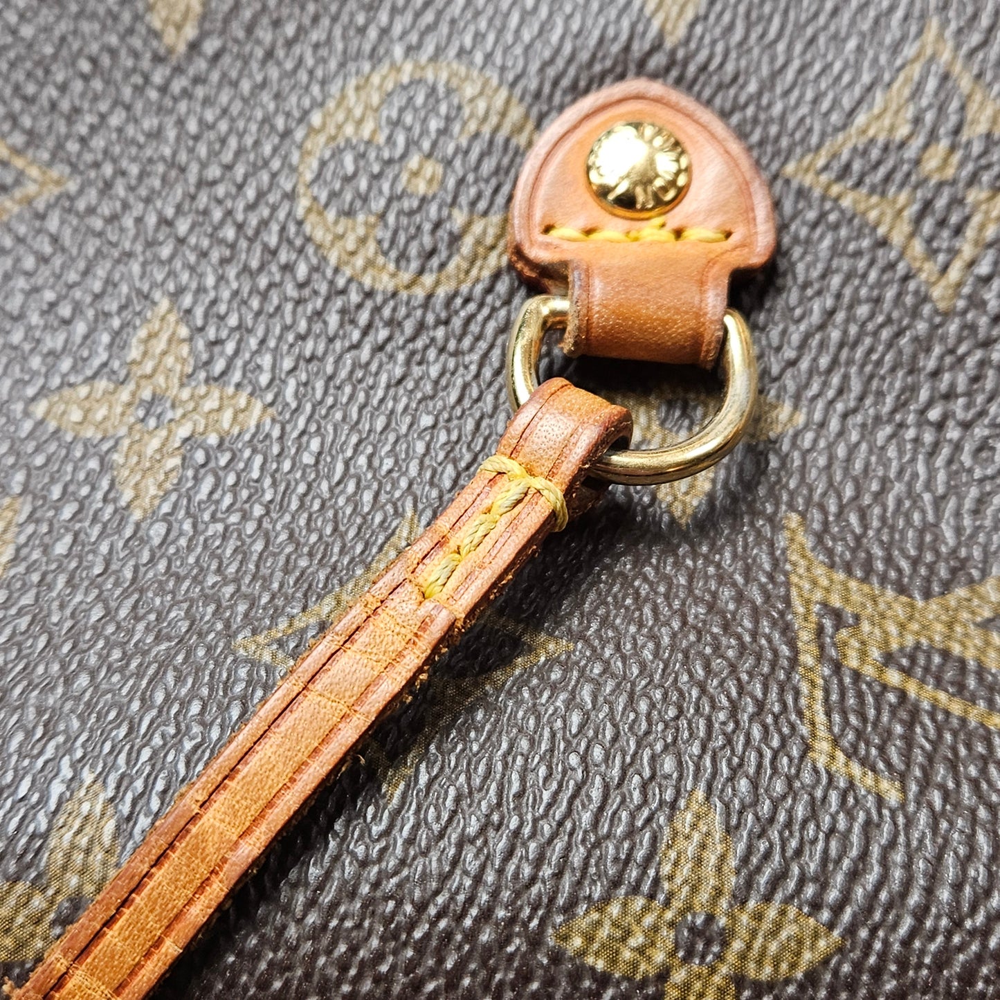 Louis Vuitton Canvas Monogram Neverfull MM Shopper Handbag