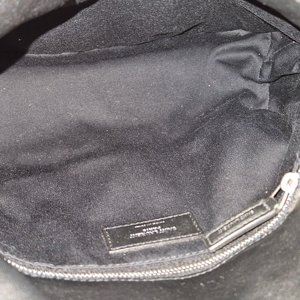 Yves Saint Laurent Loulou Puffer aus gestepptem Lammleder – Ansicht 11