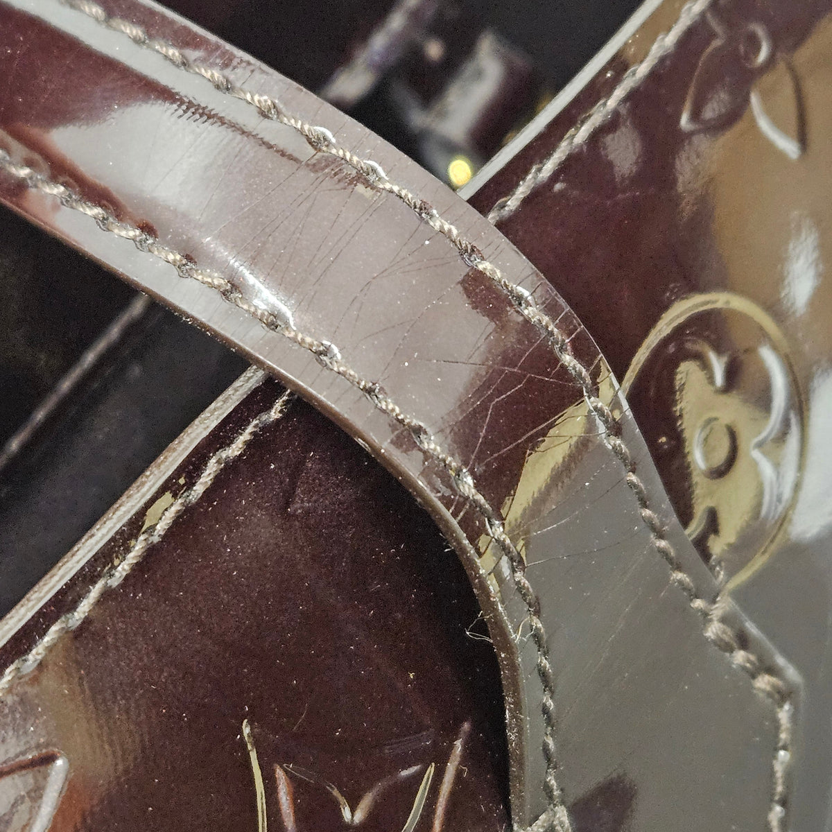 Louis Vuitton Wilshire PM aus Monogram Vernis – Ansicht 10